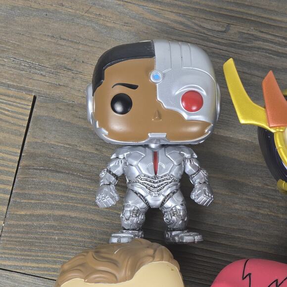 15+ Random DC Funko Pops - Out Of Box - As-is Plus Mystery Minis Not Pictured - Picture 8 of 9